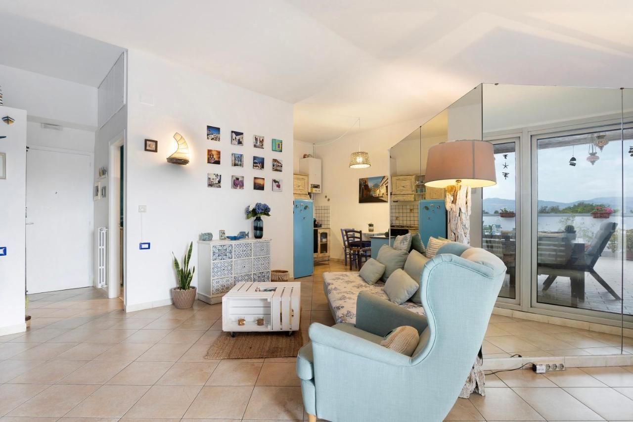 Attico Con Terrazza A Viareggio Apartman Kültér fotó